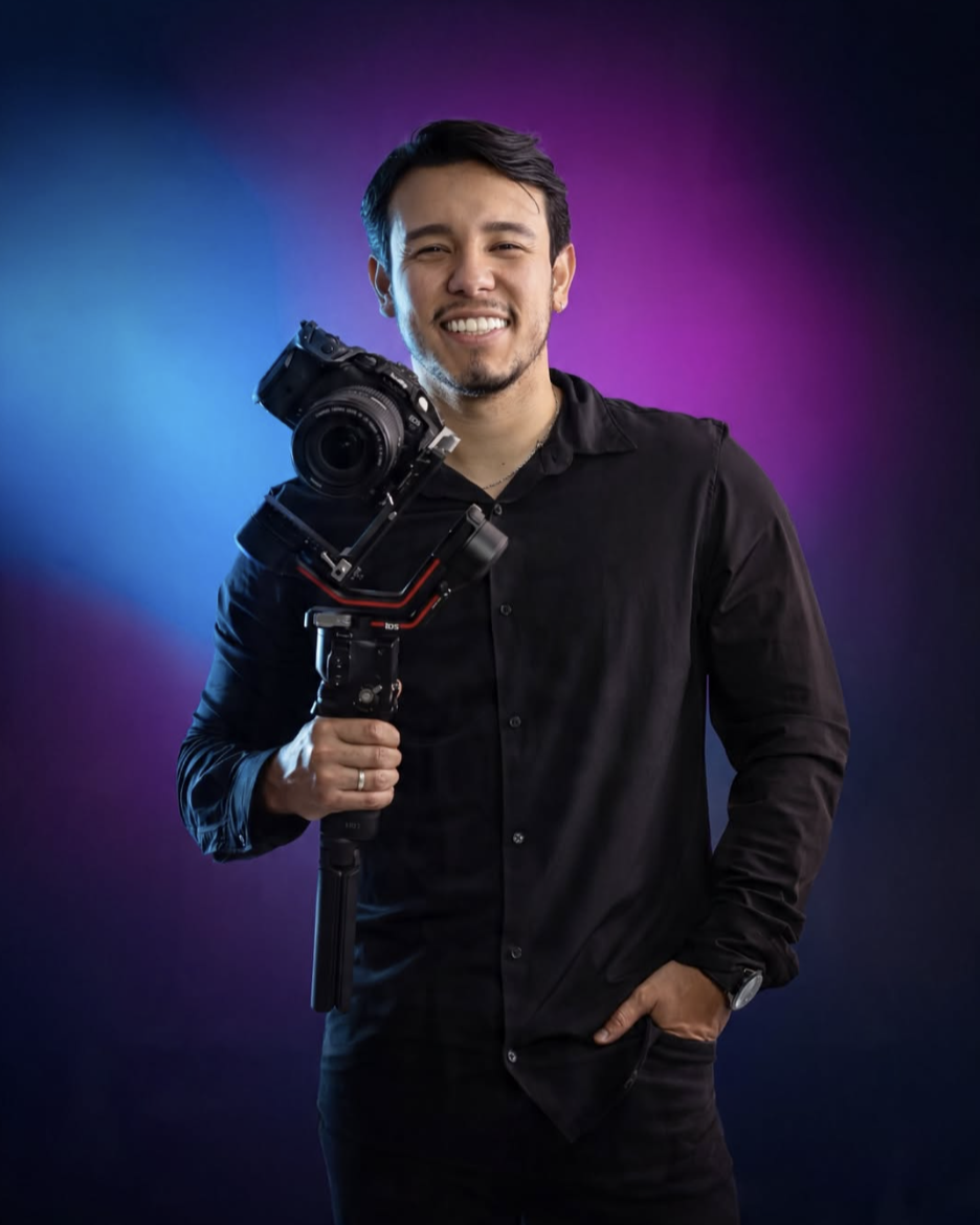 Mirko Calzadilla con cámara y gimbal